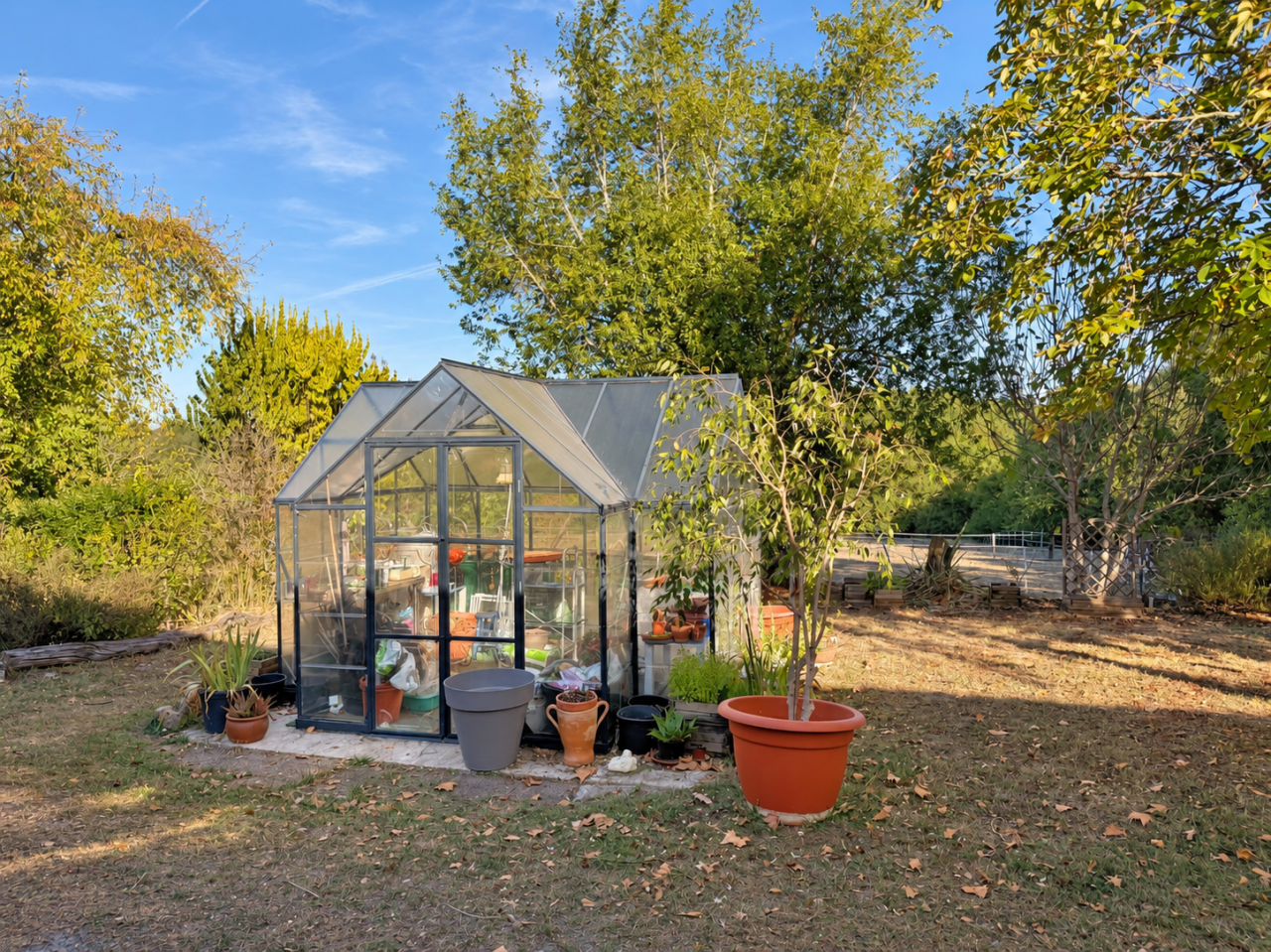 Propri&eacute;t&eacute; &eacute;questre en pierre de 350 m&sup2; sur 10 hectares