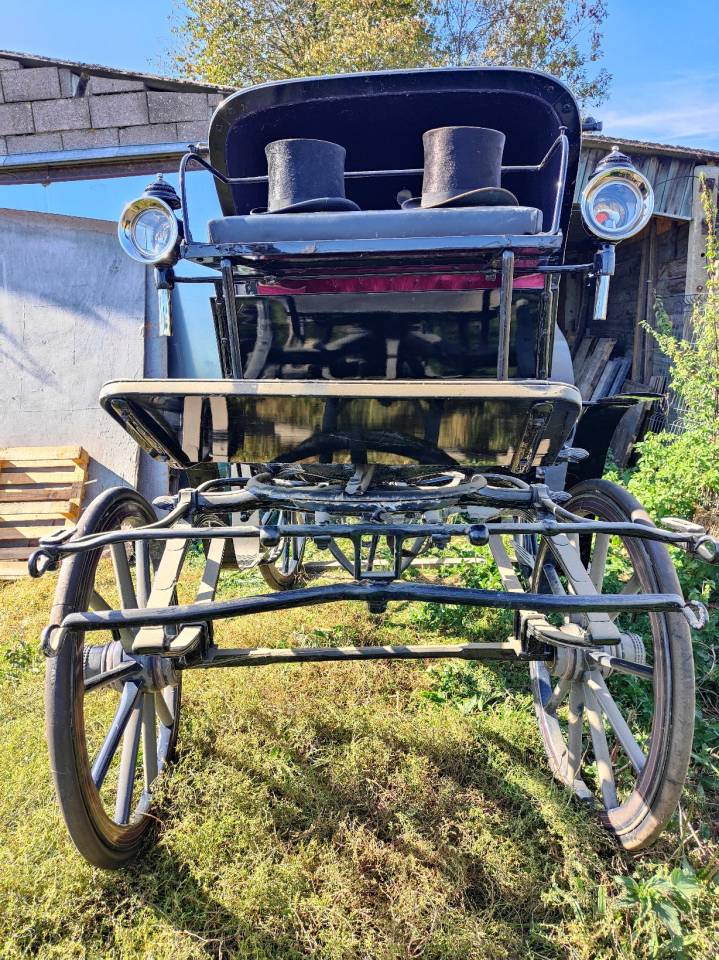Cal&egrave;che Victoria Duc, ancienne magnifique voiture d&rsquo;att