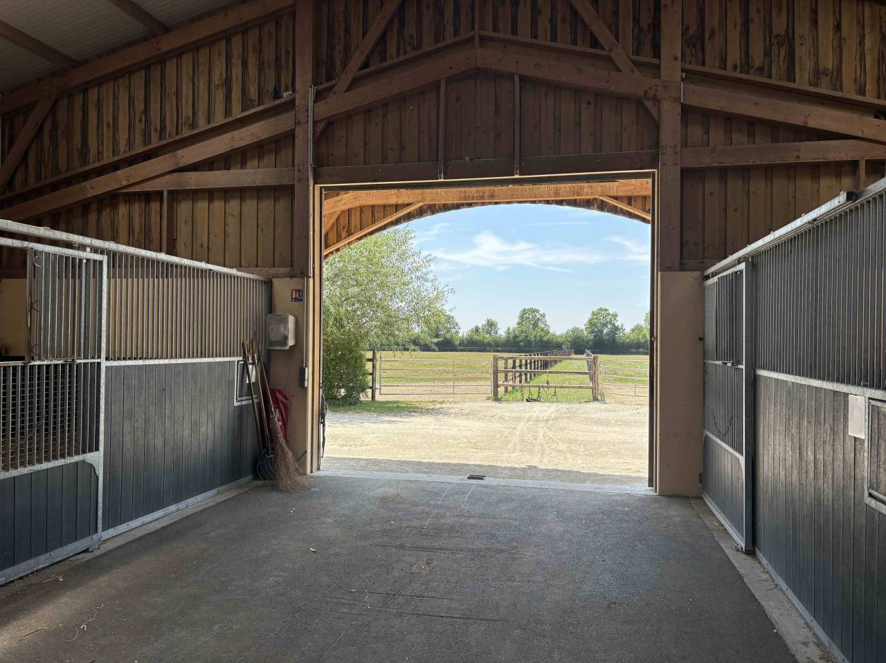 HARAS r&eacute;cent env. 26 ha, id&eacute;alement situ&eacute;.