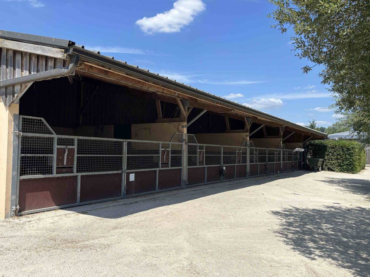HARAS r&eacute;cent env. 26 ha, id&eacute;alement situ&eacute;.