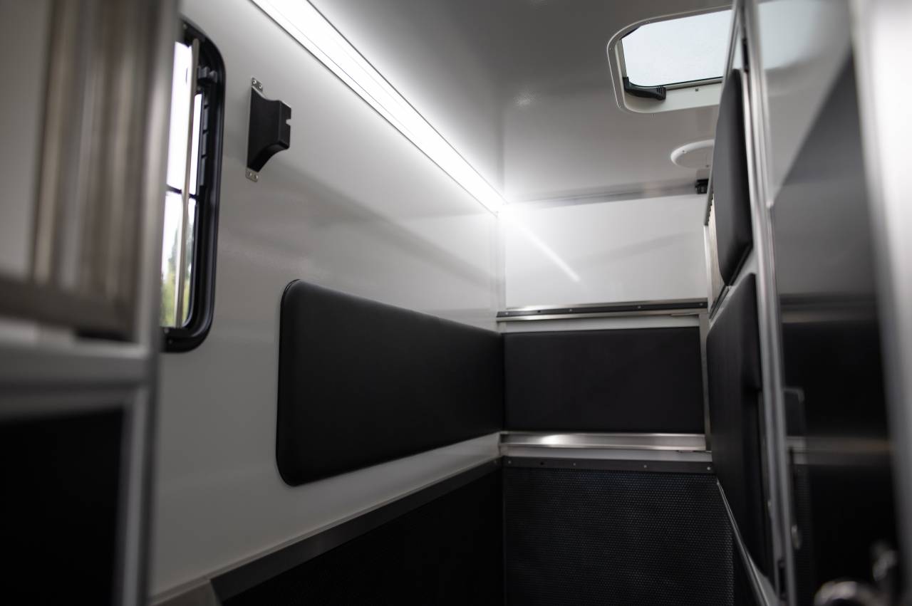 KRISMAR RENAULT MASTER &ndash; 170Ch &ndash; 5PLACES &ndash; STALLE - OCCASION