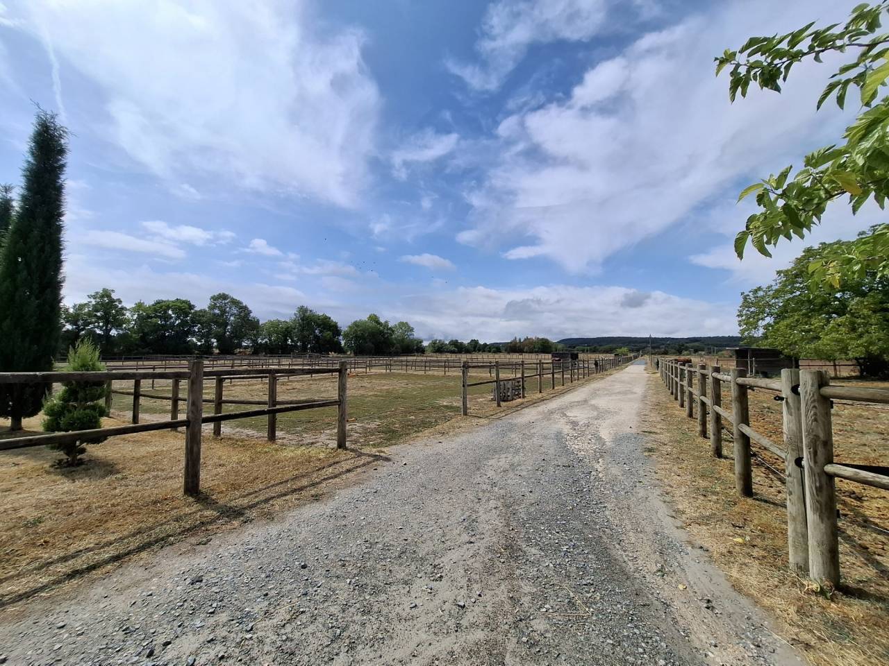 DOMAINE &Eacute;QUESTRE  INSTALLATIONS PROFESSIONNELLES  VIENNE