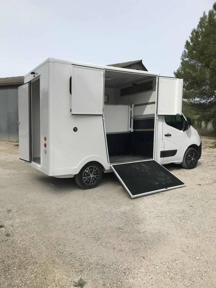 Master 06/19 143 500 km carrosserie chevaux neuve