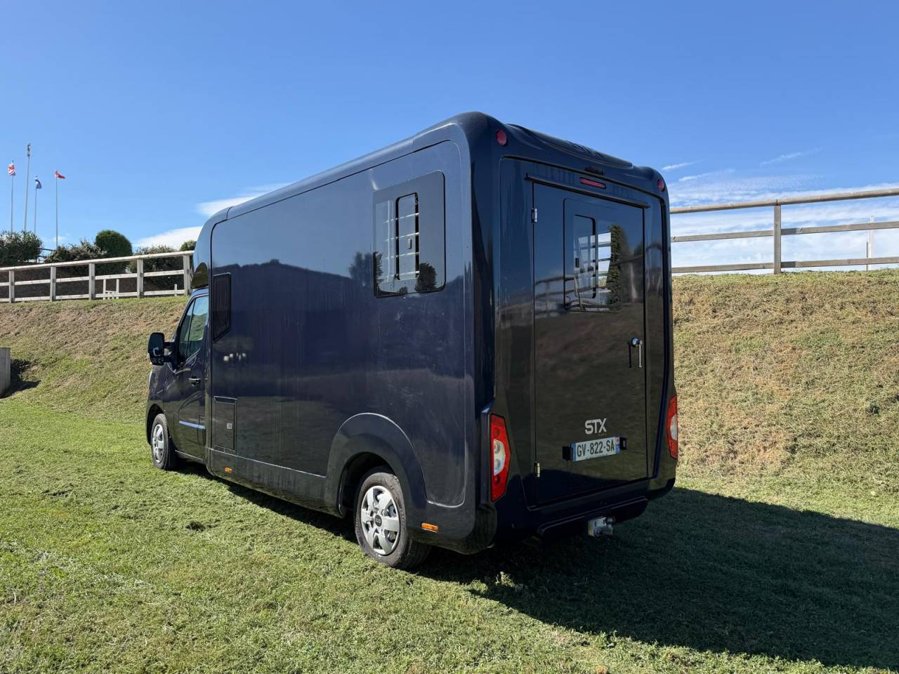 VL STX 1&egrave;re main Renault Master 5P 165 chevaux Premium 