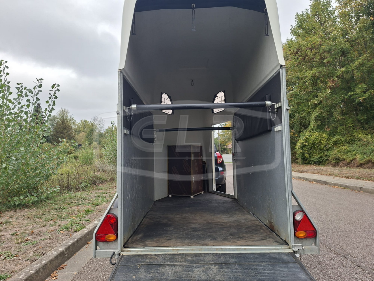 VAN OCCASION &ndash; CHEVAL LIBERTE &ndash; GOLD ONE WHITE LINE &ndash; 1.5 PLACES - BLANC - 2020