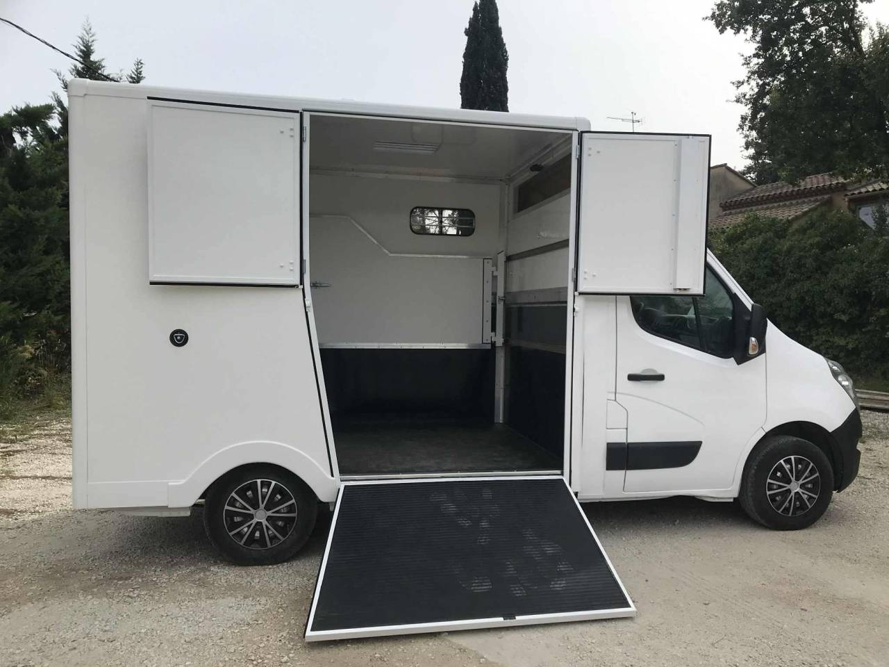 Renault master carrosserie neuve 100 000 kms