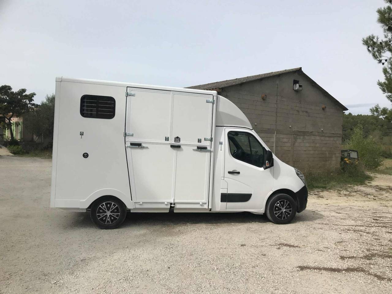Renault master carrosserie neuve 100 000 kms