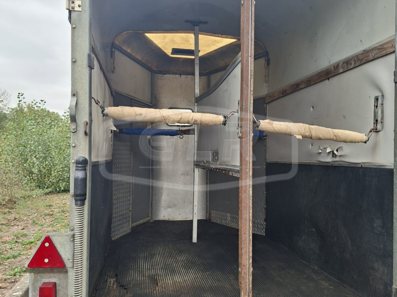 VAN OCCASION &ndash; IFOR WILLIAMS &ndash; 2 PLACES &ndash; HB 505 &ndash; 1998