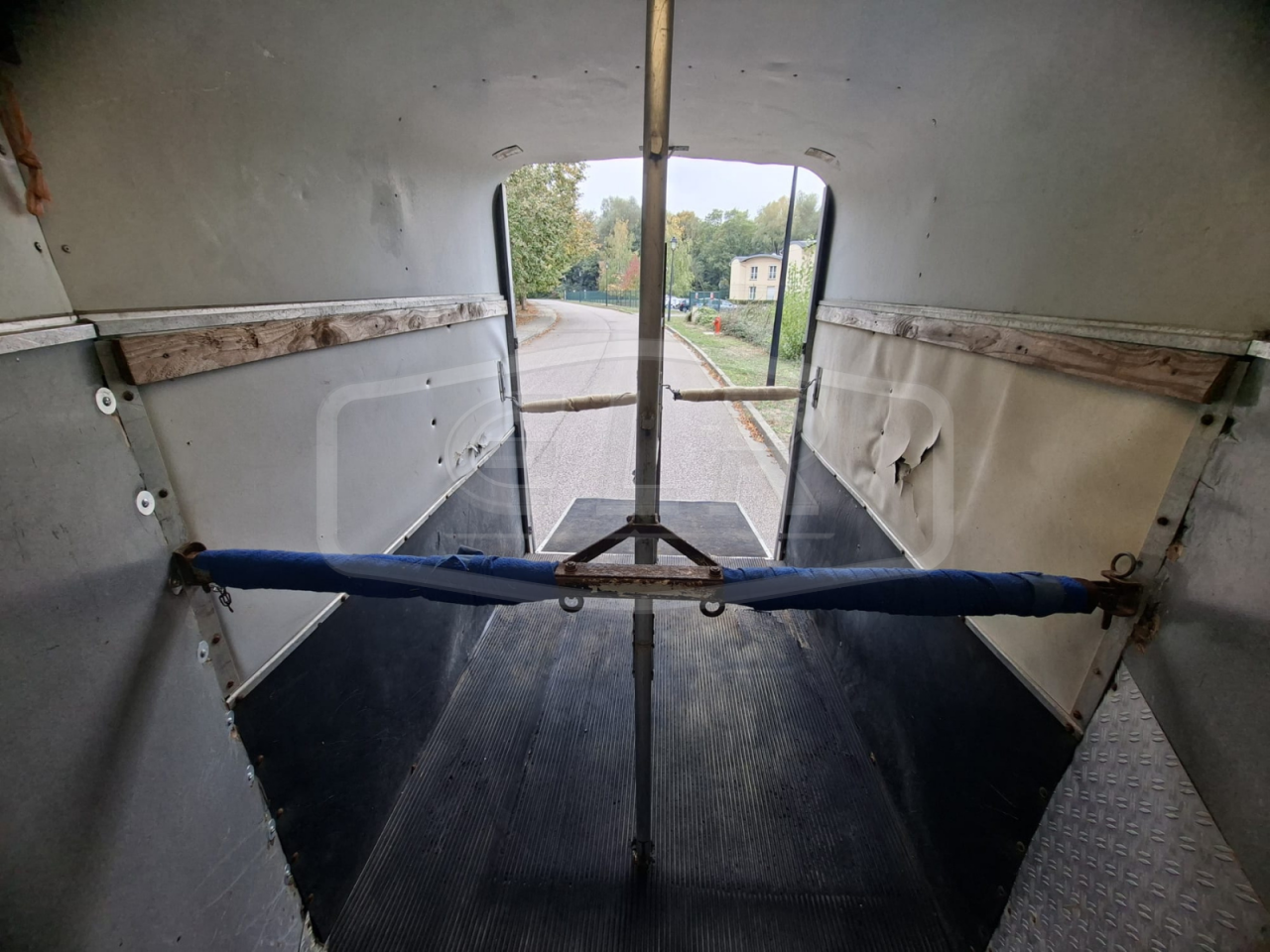 VAN OCCASION &ndash; IFOR WILLIAMS &ndash; 2 PLACES &ndash; HB 505 &ndash; 1998