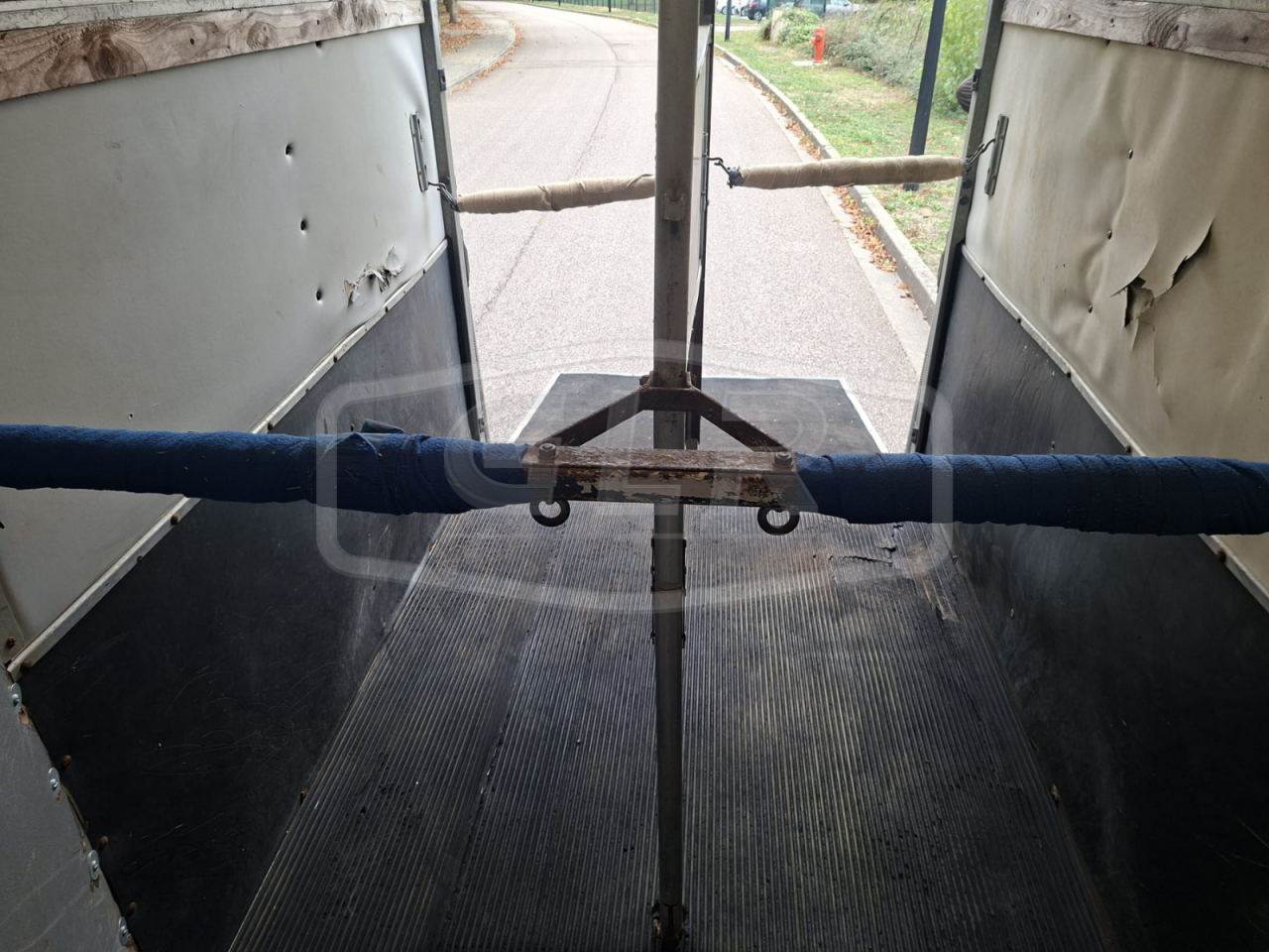 VAN OCCASION &ndash; IFOR WILLIAMS &ndash; 2 PLACES &ndash; HB 505 &ndash; 1998