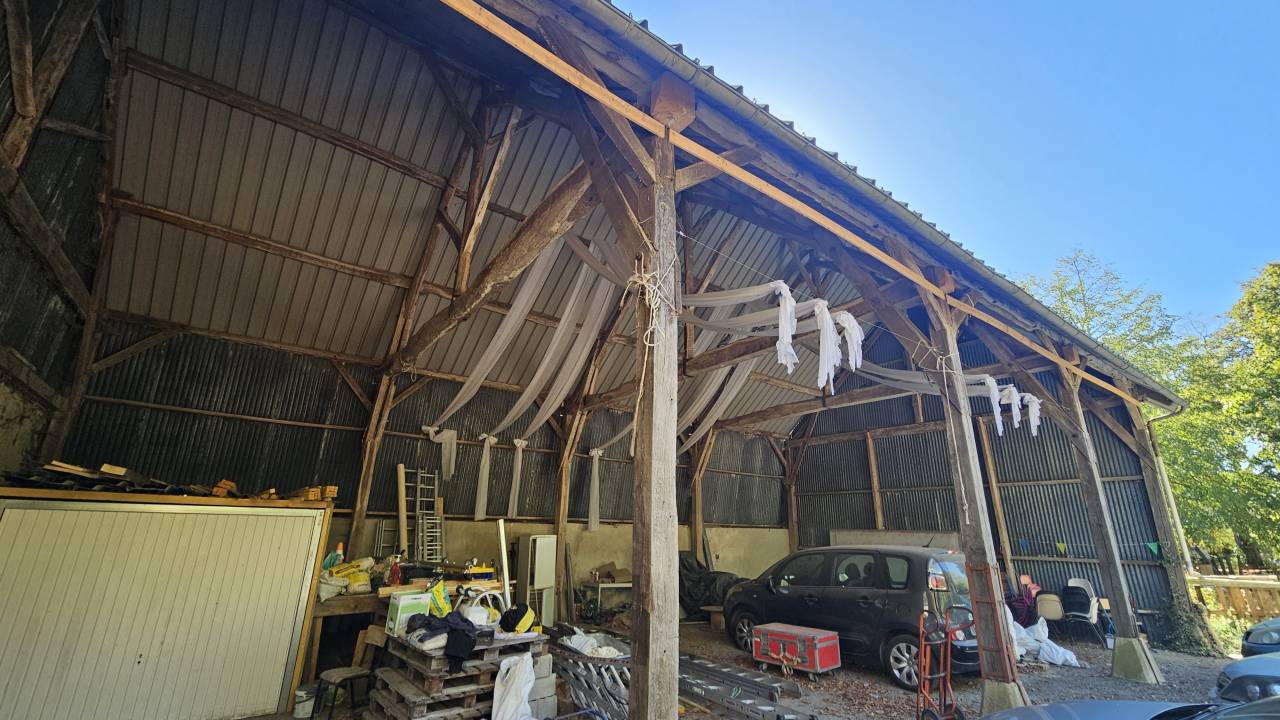 Domaine &eacute;questre professionnel + grande maison 