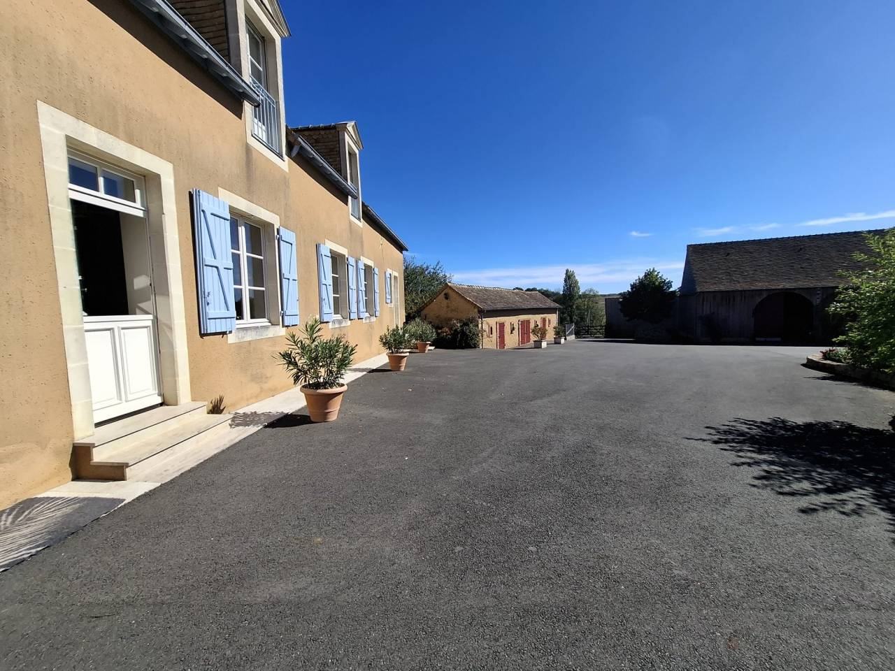 &Agrave; VENDRE  Magnifique domaine &eacute;questre avec maison de caract