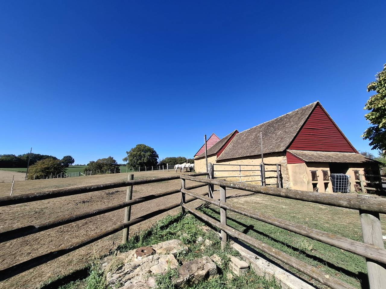 &Agrave; VENDRE  Magnifique domaine &eacute;questre avec maison de caract