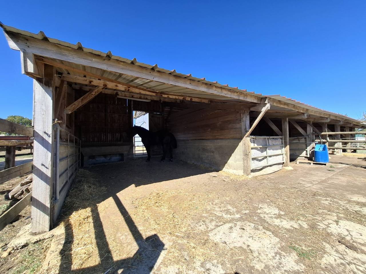 &Agrave; VENDRE  Magnifique domaine &eacute;questre avec maison de caract