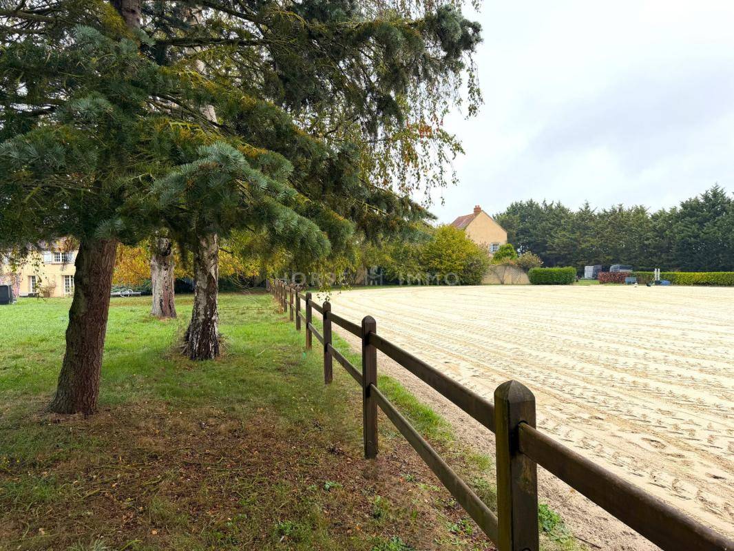 Belle Propri&eacute;t&eacute; Equestre dans le 78 proche de Paris