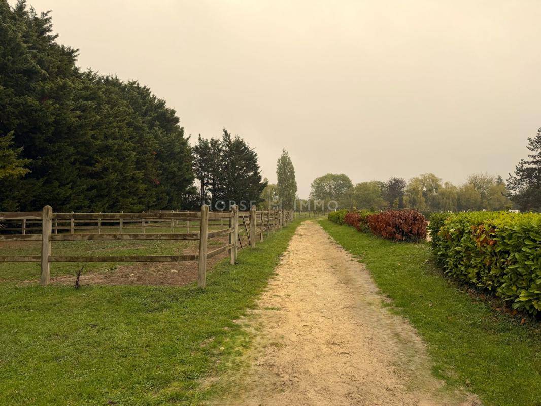 Belle Propri&eacute;t&eacute; Equestre dans le 78 proche de Paris