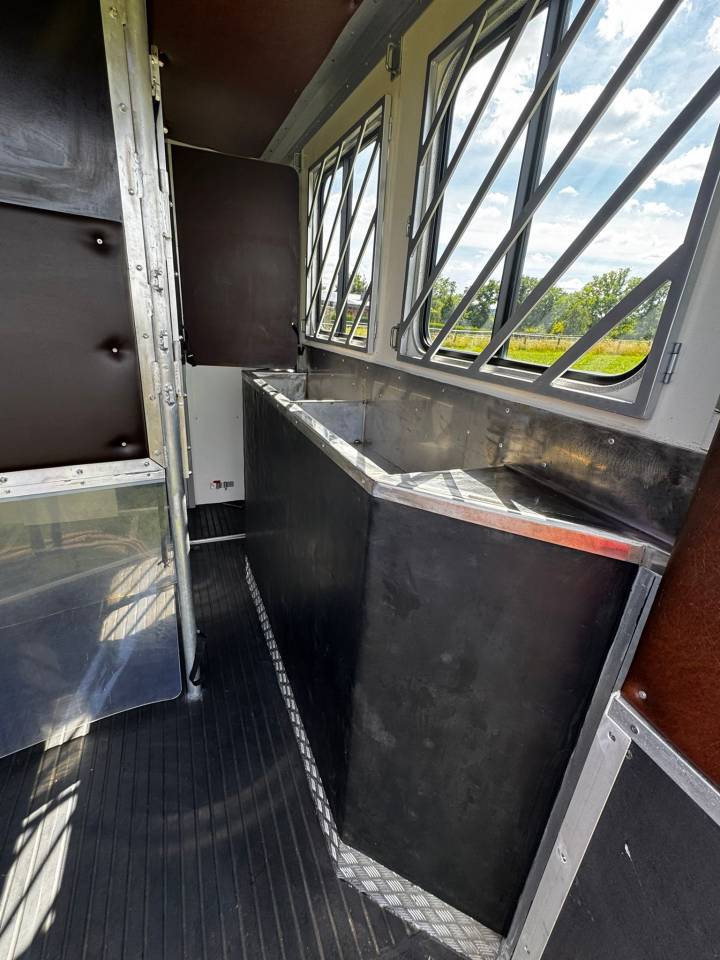  Renault Midliner 230 Motorhome/Horsebox LAMBOURN &ndash; 58.