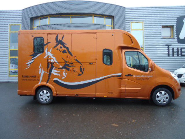 LOCATION CAMION CHEVAUX "PROTEO HARAS" 5 PLACES