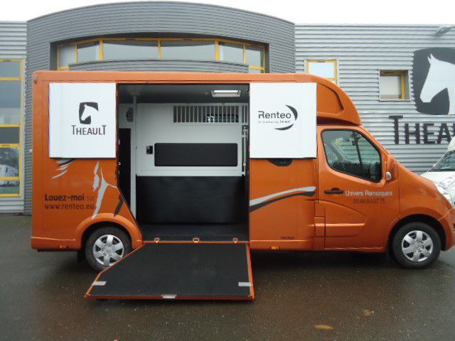 LOCATION CAMION CHEVAUX "PROTEO HARAS" 5 PLACES