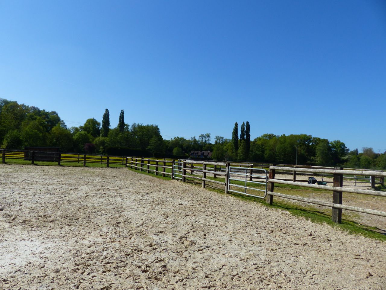 Ancien moulin et écurie de sport sur 17ha - Evreux (27)