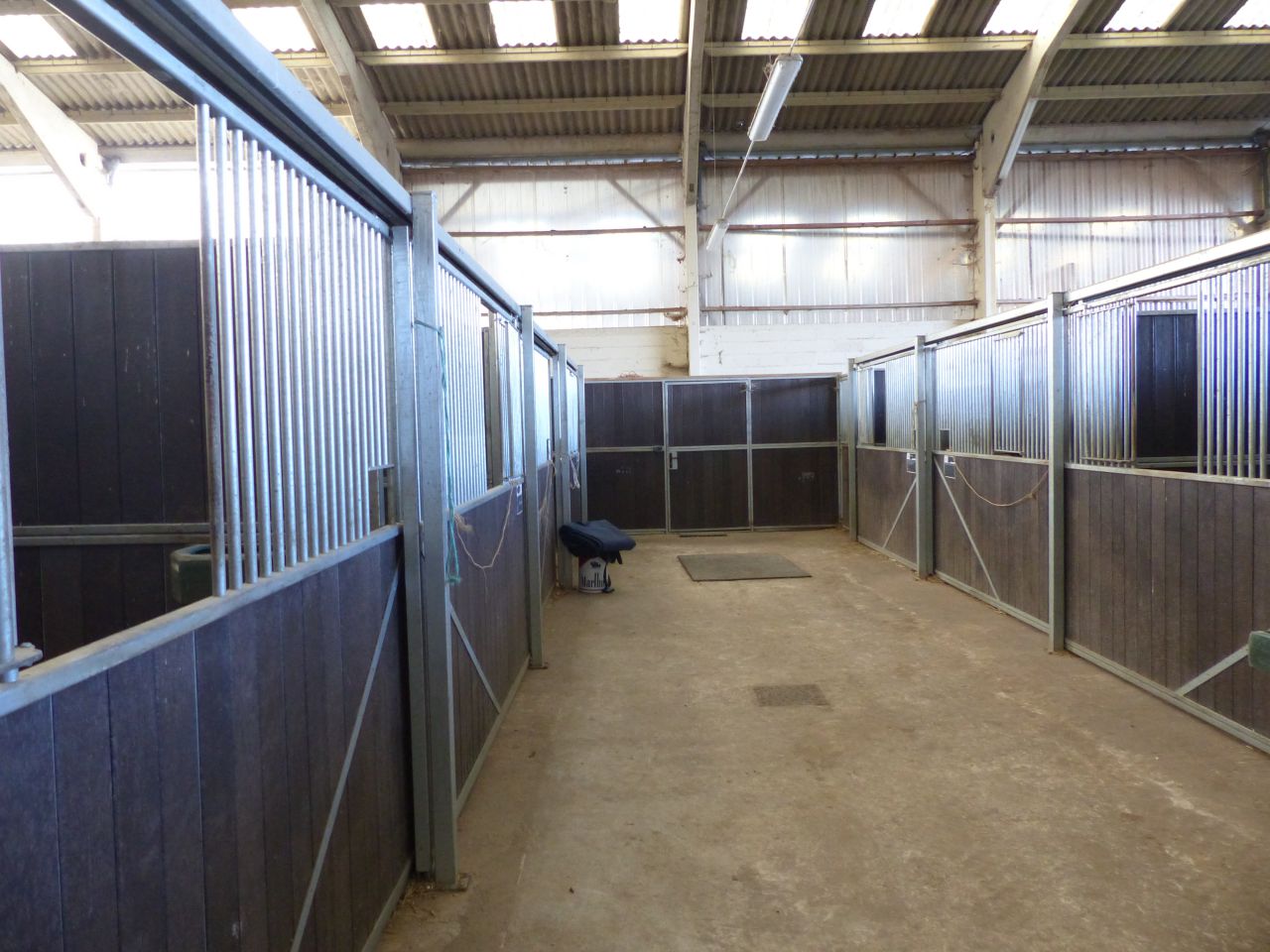 Ecuries haut de gamme avec Habitation sur 6 ha - 78