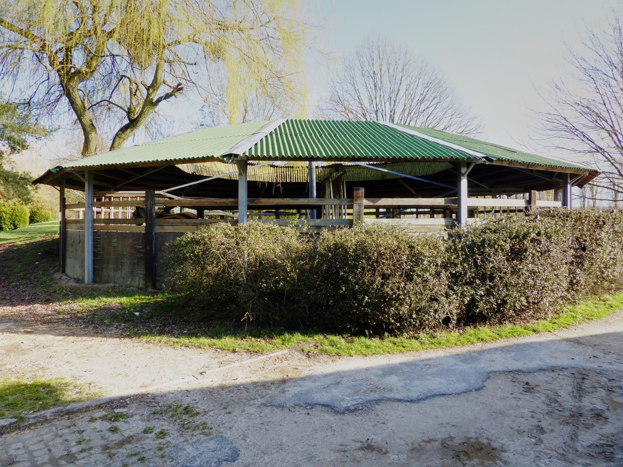 Ecuries haut de gamme avec Habitation sur 6 ha - 78