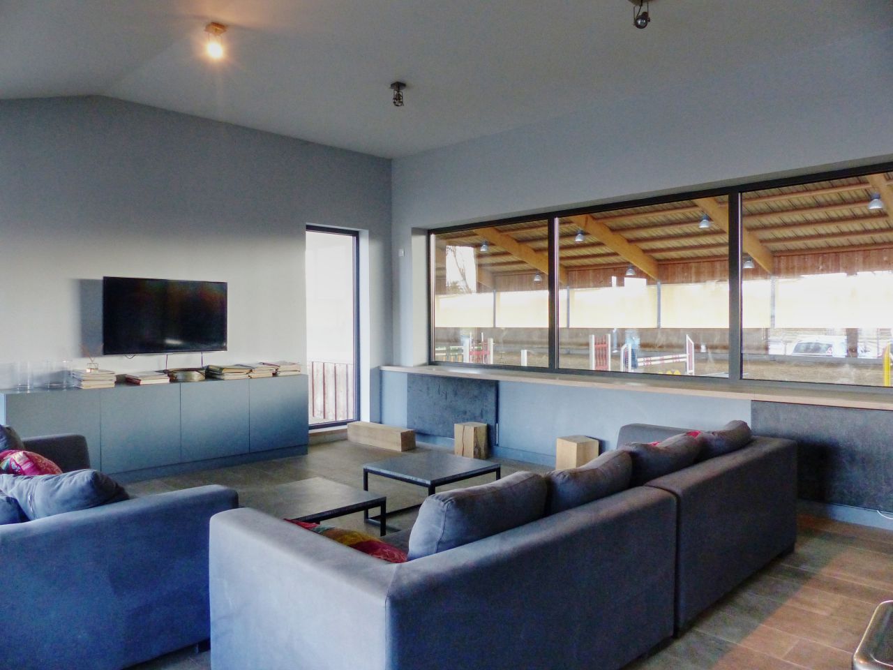 Ecuries haut de gamme avec Habitation sur 6 ha - 78