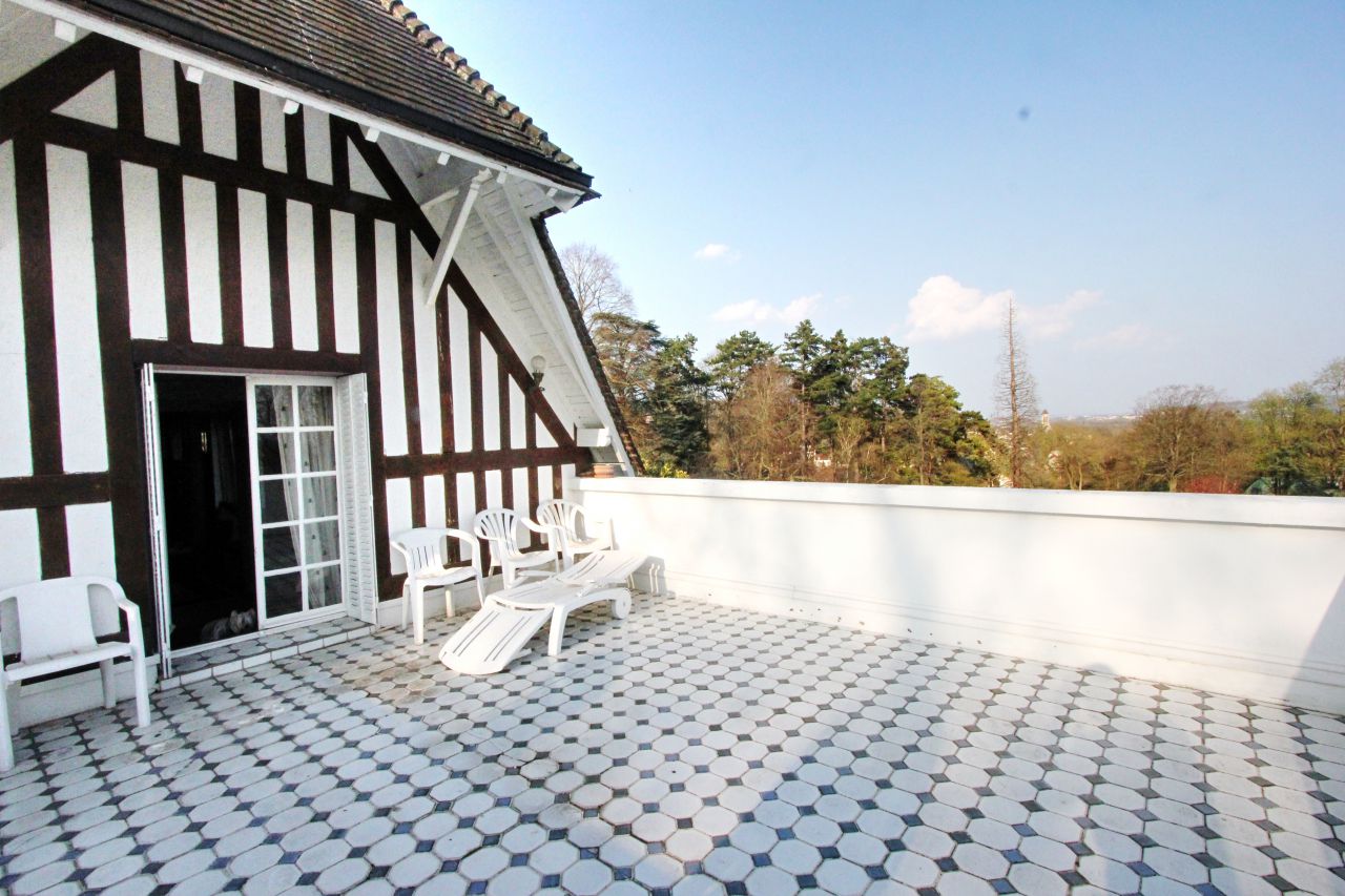 Manoir avec installations équestres sur 5,1 ha 