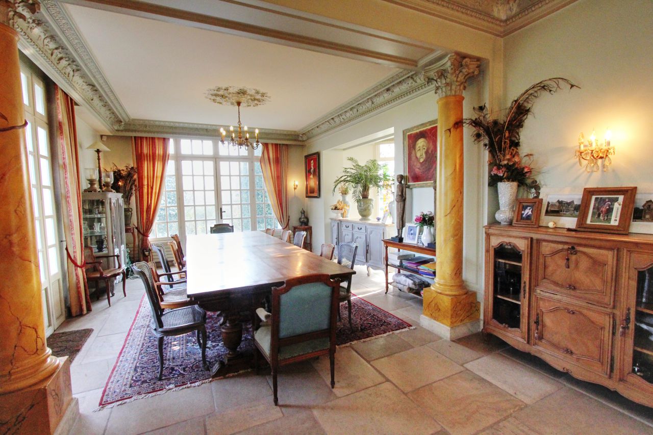 Manoir avec installations équestres sur 5,1 ha 