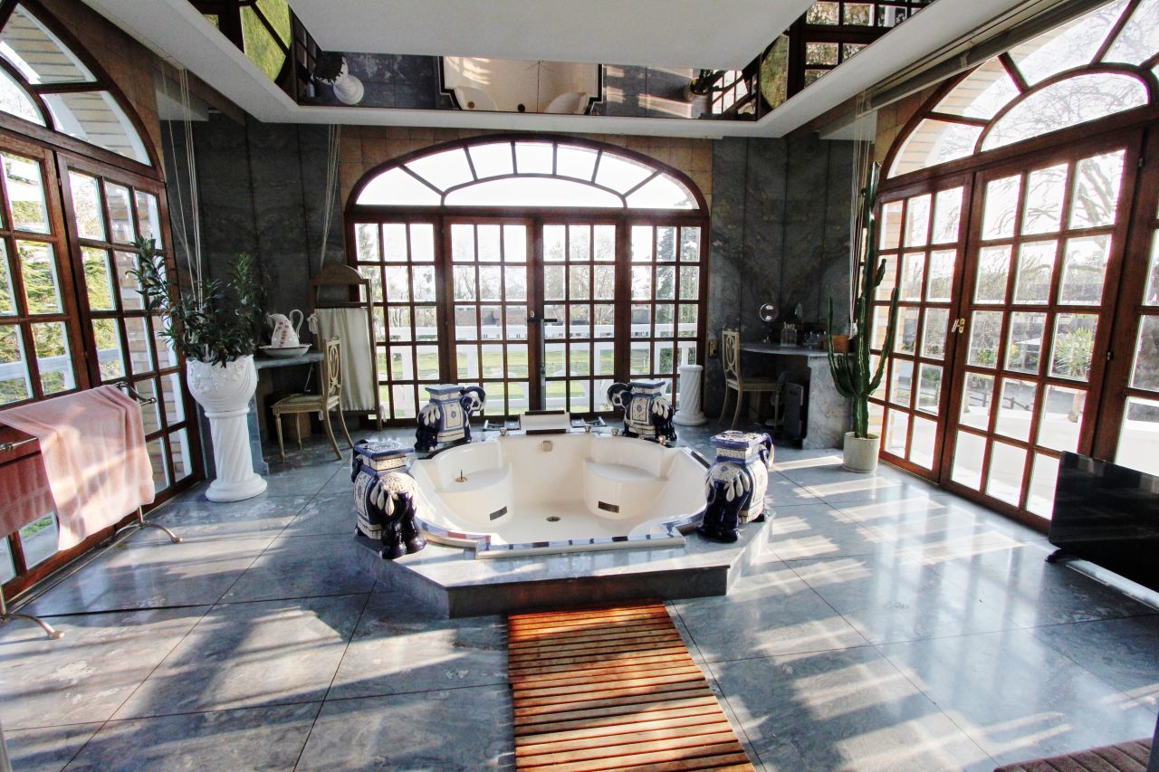 Manoir avec installations équestres sur 5,1 ha 