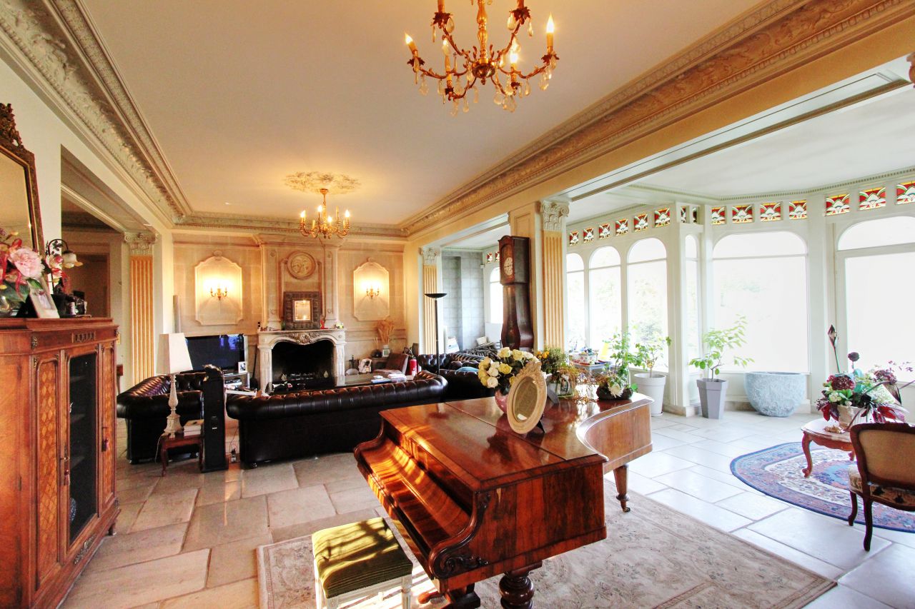 Manoir avec installations équestres sur 5,1 ha 