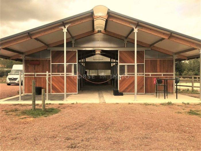 Domaine équestre haut de gamme et habitations en IDF