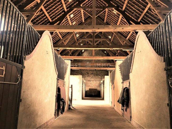 Superbe Haras de 26 ha à 1 heure de Paris