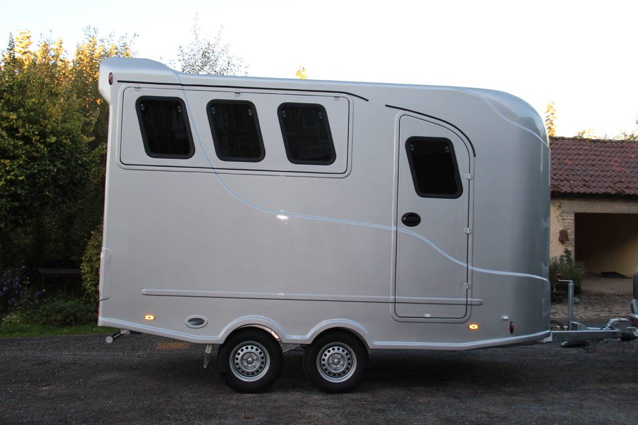REMORQUE STEINSBERGER 3 CHEVAUX & HOME CAR