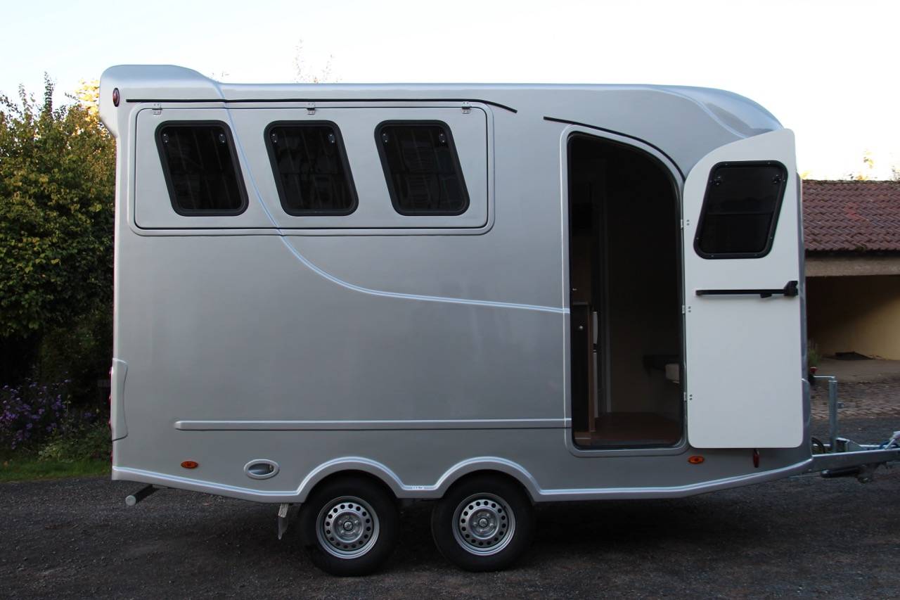 REMORQUE STEINSBERGER 3 CHEVAUX & HOME CAR