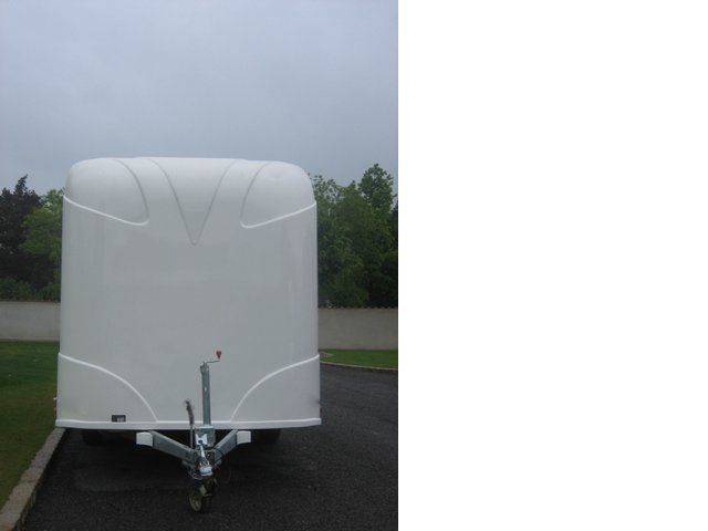 REMORQUE STEINSBERGER 3 CHEVAUX & SELLERIE