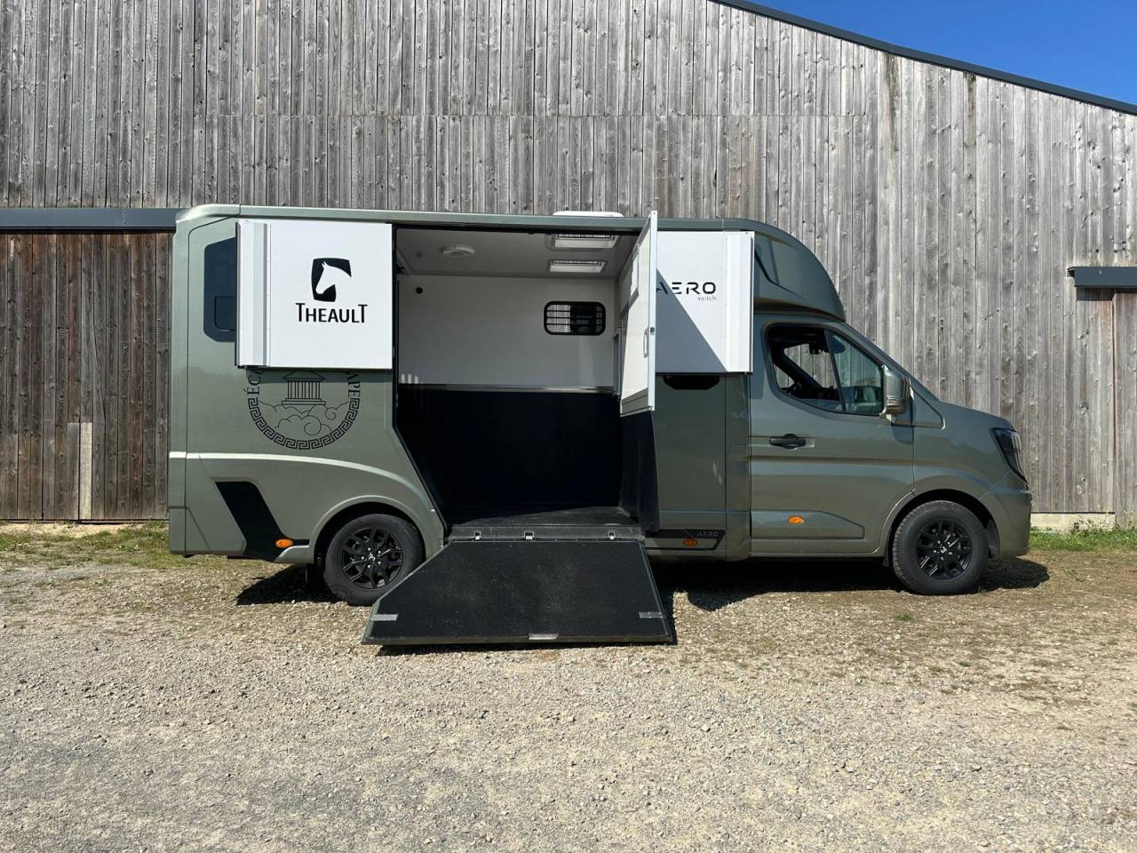 Location de camion GUICHEN