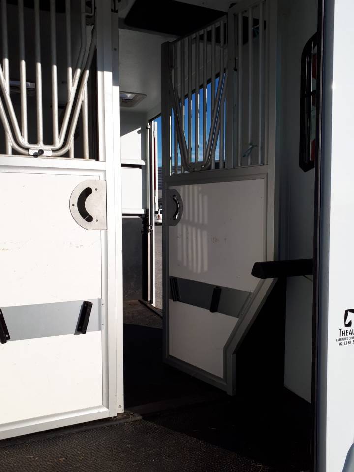Location camion pour chevaux PERPIGNAN