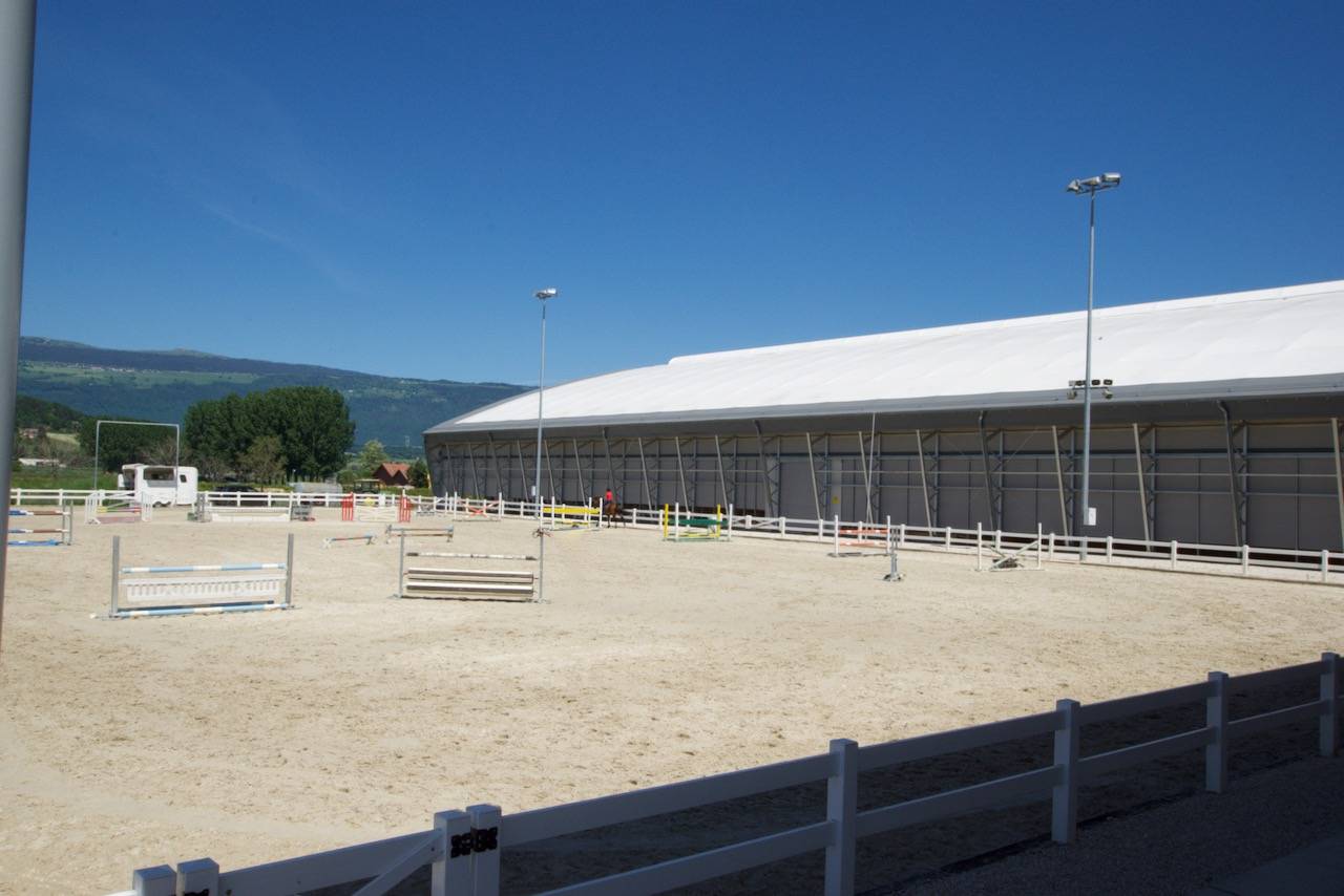 Centre équestre réputé  de 110 boxes en activité