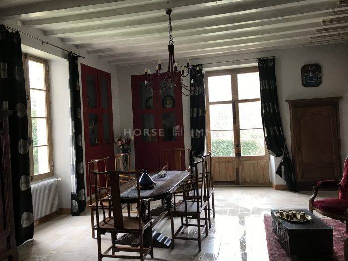 Joli Manoir du XIIe siècle sur 39 ha