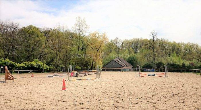 Centre équestre / Poney-club / Écurie de propriétaires en act