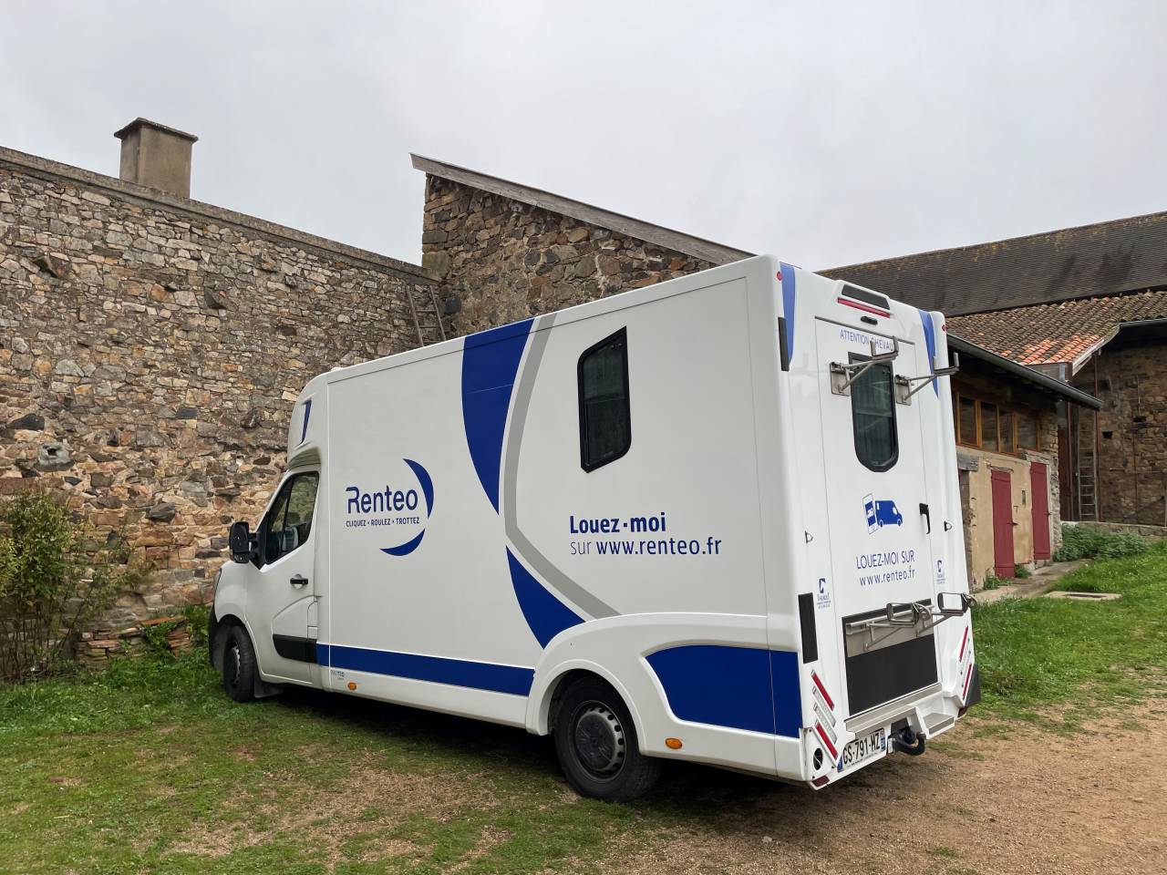 Location camion pour chevaux secteur MACON