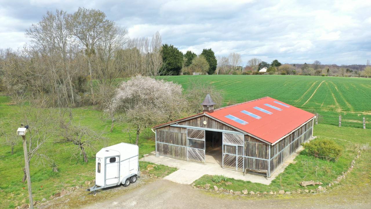 Ecurie de propriétaires sur 3,5 ha 