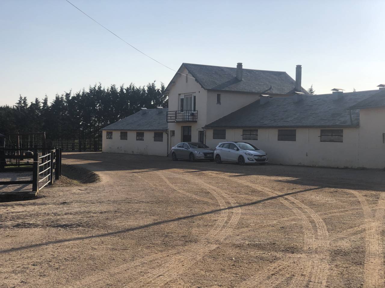 CENTRE D'ENTRAINEMENT - PROCHE HARAS DU PIN (61)