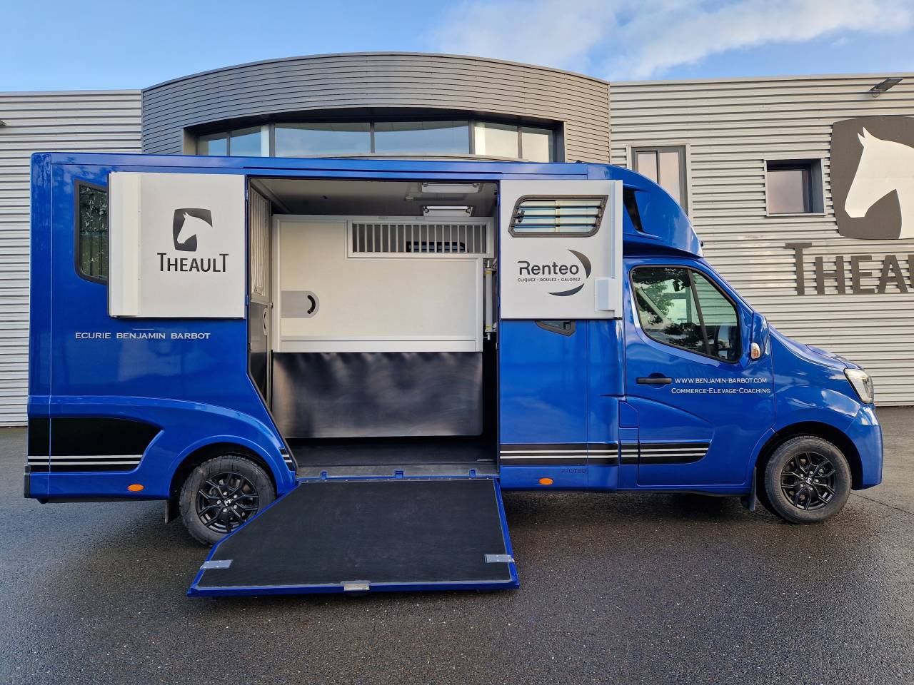 Location camion pour chevaux proche de Lisieux