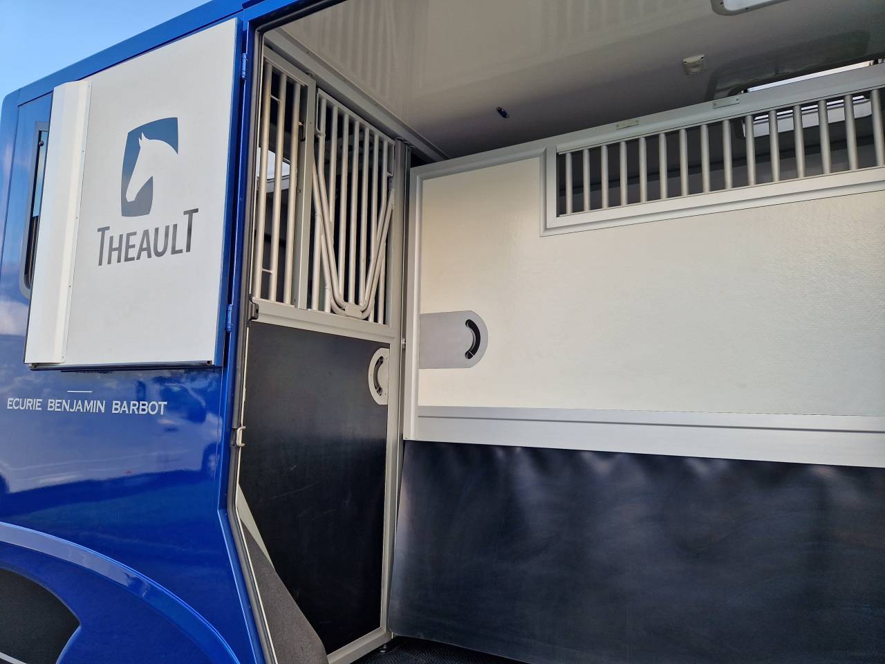 Location camion pour chevaux proche de Lisieux