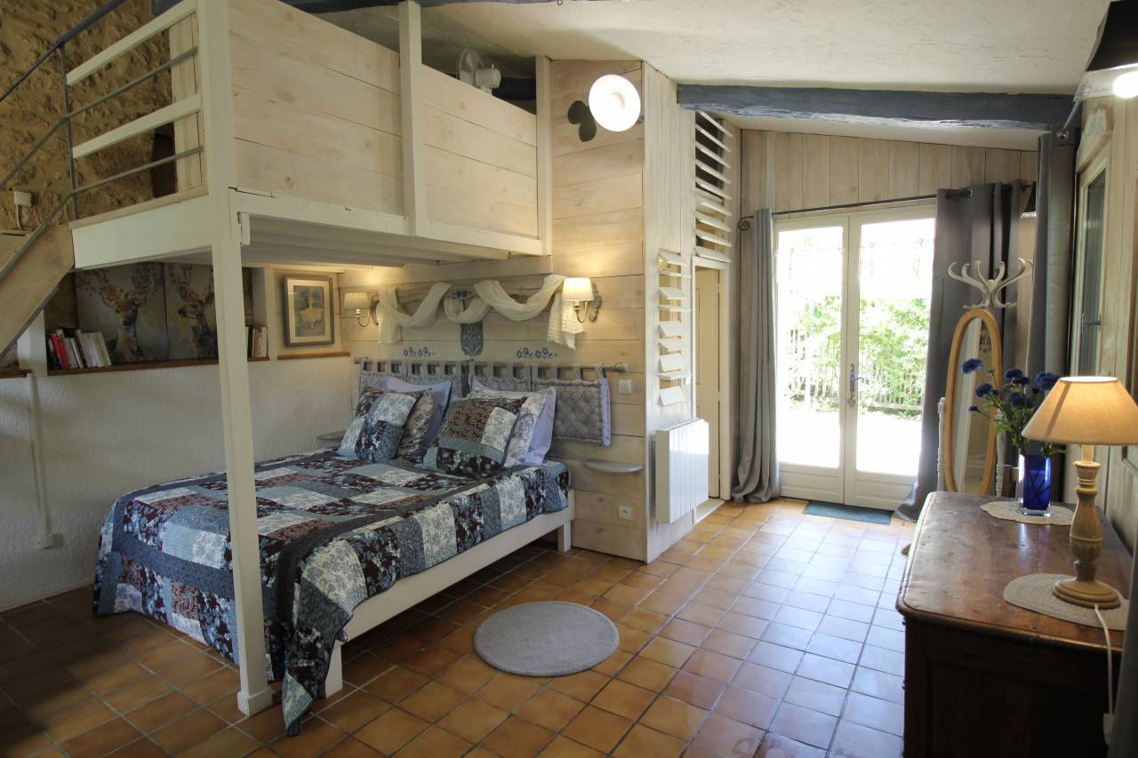 maison de vacances 4*,piscine, prés abris et carrière 