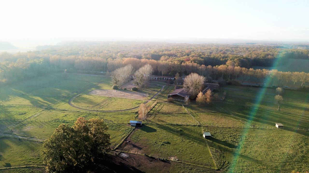 Haras de 8 ha aux portes de Chantilly (60)