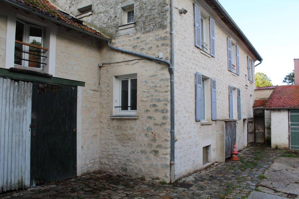 Haras de 8 ha aux portes de Chantilly (60)