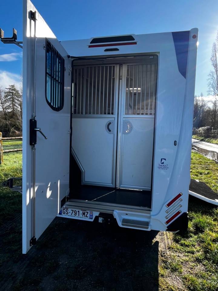 Location camion pour chevaux FONTAINEBLEAU